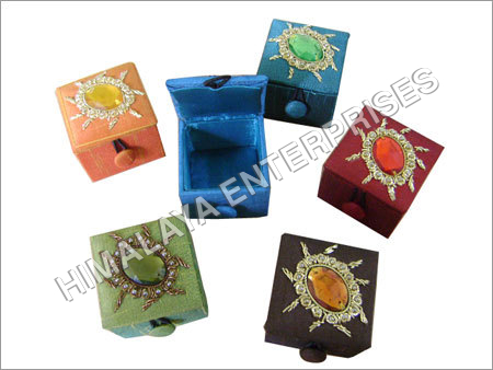 Antique Ring Boxes Design: Hand Embroidered