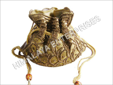 Zari Pouch