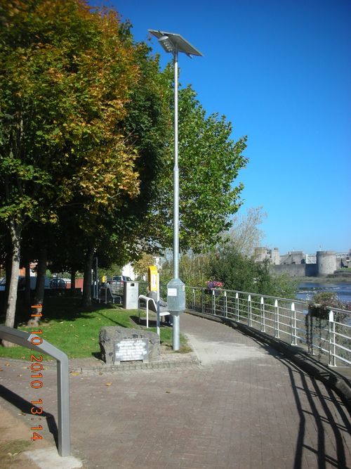 Solar CFL Street Lights