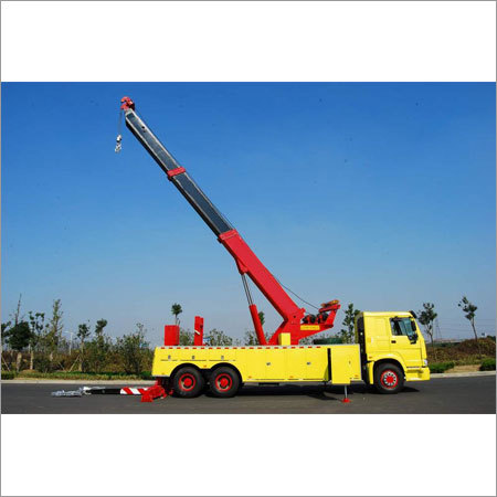 Heavy-Duty Wrecker Truck