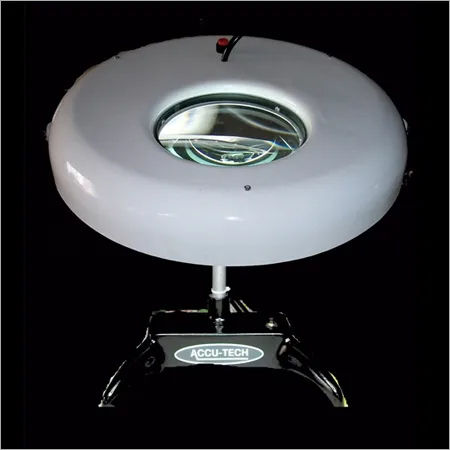 230 V Illuminated Magnifiers