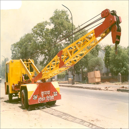 Crane - Steel, 15m Boom, 20m Max Height, 5 Ton Load Capacity | Easy Operation, Precise Control, Versatile Use