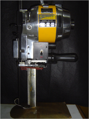 पीला कपड़ा काटने की मशीन