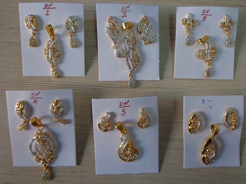 Gold plated pendent set