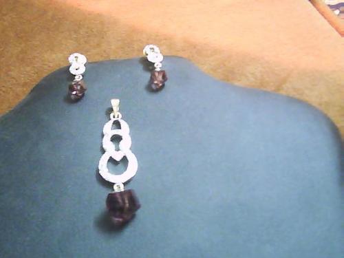 diamond pendant set