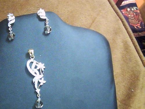 white crystal pendant set