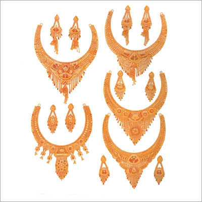 Ladies Gold Necklace Set