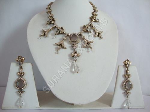 Fashionable Antique Victorian Jewelry