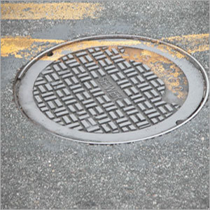 Manhole Cover - Cast Iron 60cm Diameter 5cm Thick 100kN Load Rating | Durable Weatherproof Corrosion-Resistant