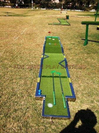 Artifical Grass And Foam Base Portable Mini Golf Putt Course
