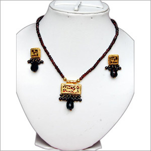 Ethnic Thewa Necklace Set