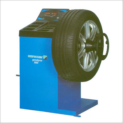 Wheel Balancer - Steel, 12-22" Rim Diameter, 220W Motor | Accurate Balancing, Compact Design, LED Display, Max 65kg Wheel Weight