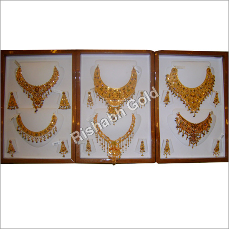 Traditional Gold Necklace Set