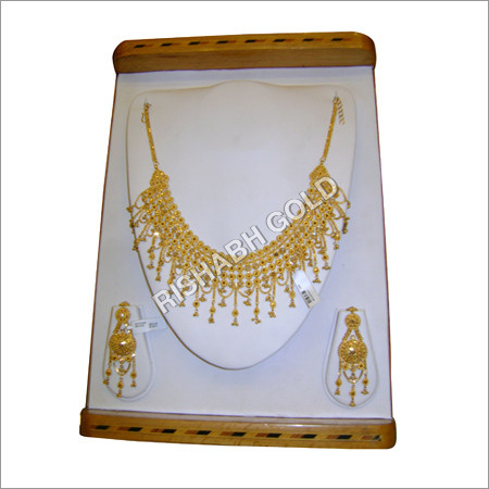 Ladies Gold Jewelry Set