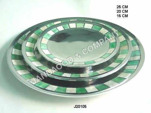 Aluminium plate with bone mosaic