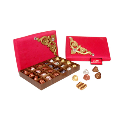 24 pc Silk Box