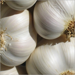 Fresh Garlic - Medium Size, White Color, 100g Weight | Fresh, Pure, Aromatic, Tasteful, Economically Packaged