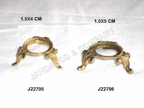 Egg stand made in brass