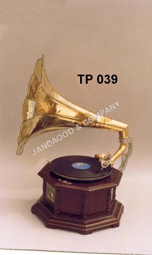 Gramophone with wooden base and brass horn