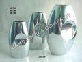 Aluminium vase with mirror polish finish