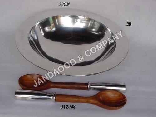 Aluminium bowl with mirror polish