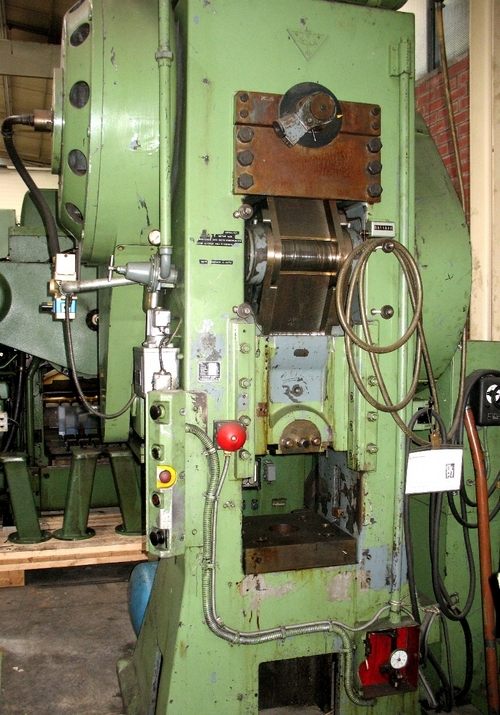 Knuckle Joint Press Machinery (250 ton)