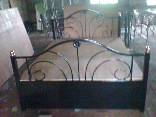 Wrote Iron Box Bed