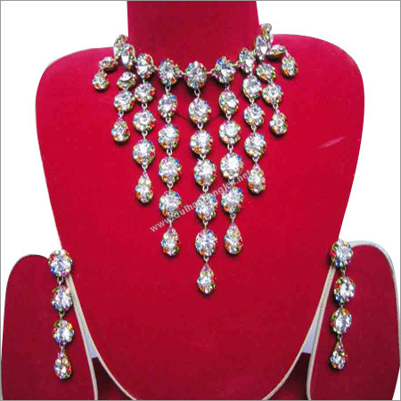 Rhinestone Lac Necklace