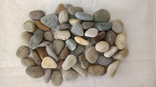MULTI COLOR NATURAL RIVER PEBBLES / SMALL ROUND RIVER STONE