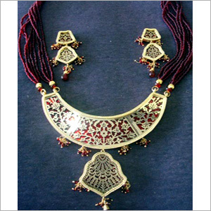 Thewa Imitation Necklace