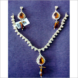 Victorian Imitation Necklace Jewellery