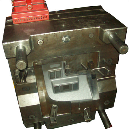 Mould with Hot Runner