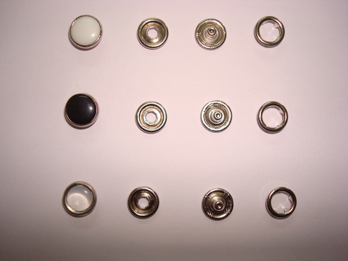 Pearl Sheet Button By PREET BUTTONS & FASTNERS INDUSTRIES