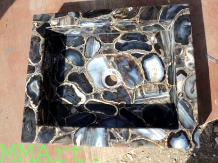 Gemstone Precious shink and slab or sanetory