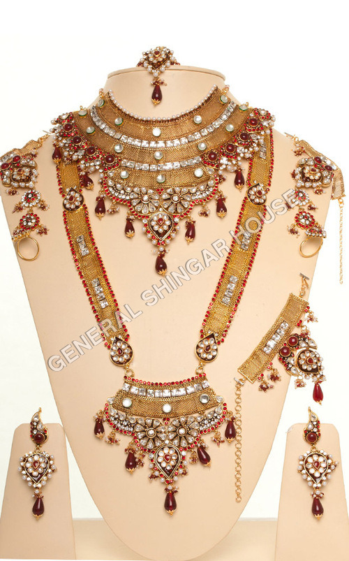 KUNDAN BRIDAL SETS