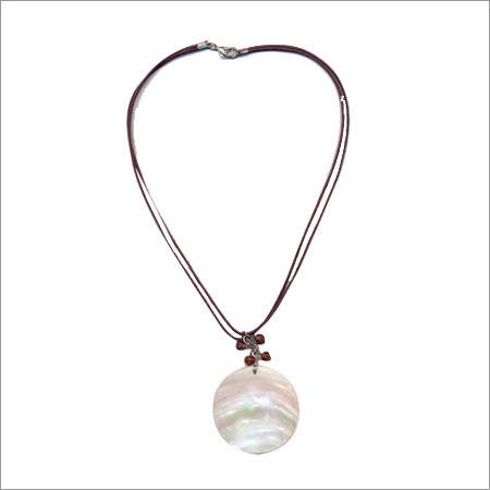 Beaded Necklace with Round Pendant