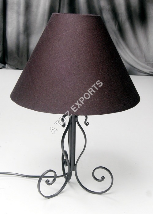 Wrought Iron Lamp - 15x15x18 cm | Antique Imitation, Brown Color, Lightweight Elegance
