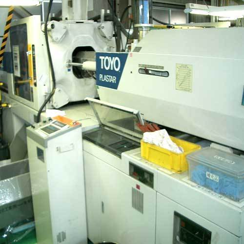 Toyo Hydraulic Injection Molding Machine