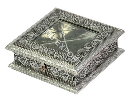 White Metal Square Shape Box 