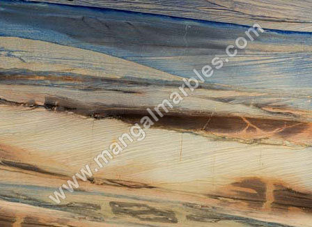 Karndean Renoir Sandstone Application: Area: Countertops