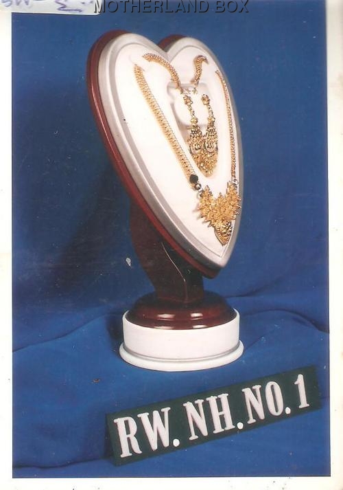 Rose wood Heart shape Nacklace stand