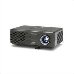 Toshiba TDP-ET10 DLP Projector