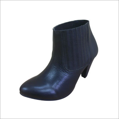 Ladies Trendy Boots