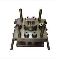 Plastic Moulding Die - Quality Plastic Material, Compact Design, High Strength , Optimum Finish, Customizable Options For Diverse Industry Applications