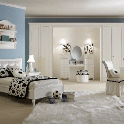 Interior Decorators/Decorative Items