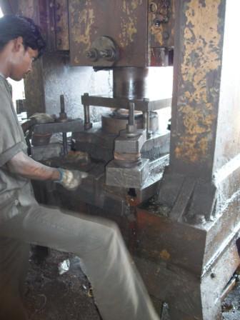 Flanges Cutting Die Machine