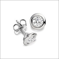 Designer Platinum Nose Pin