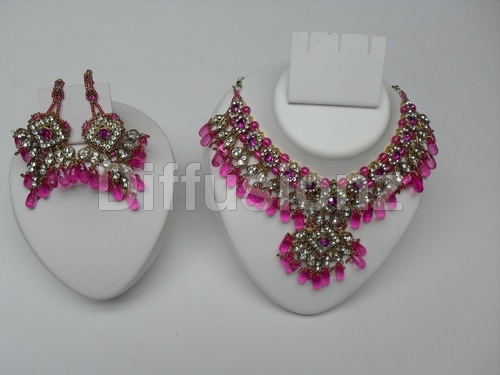 Neutral Diaimond with pink Crystal polki Nacklace
