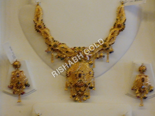 Aesthetic Gold Necklace Set