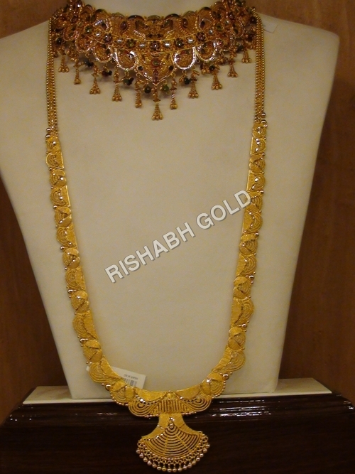 NECKLACE AND HAAR
